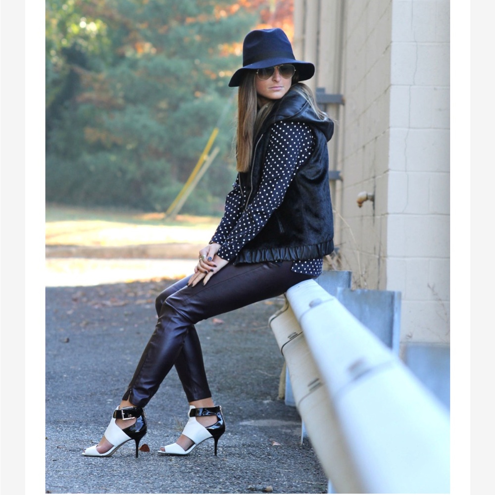 Michael Kors Landon Black and White Heels Size 7.5 - Picture 12 of 13